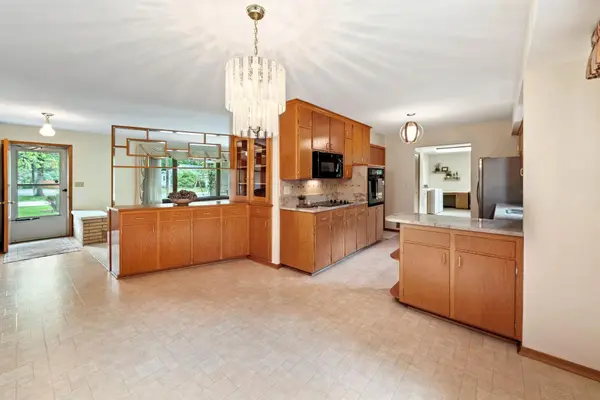 2924 Spring View LN, Mounds View, MN 55112