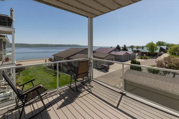 1215 N Lakeshore DR #303, Lake City, MN 55041