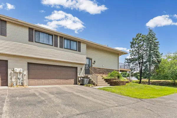 4126 Sylvia LN S, Shoreview, MN 55126
