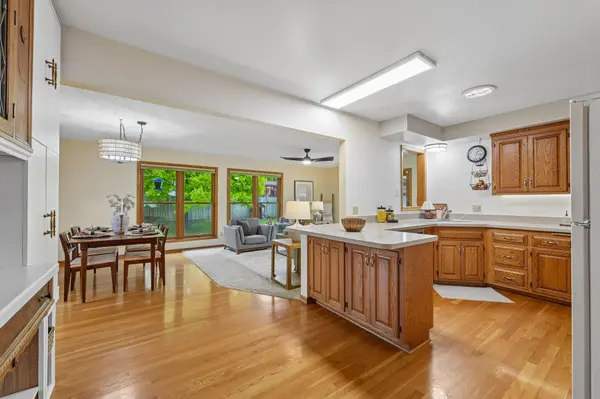 881 Pandora DR NE, Fridley, MN 55432
