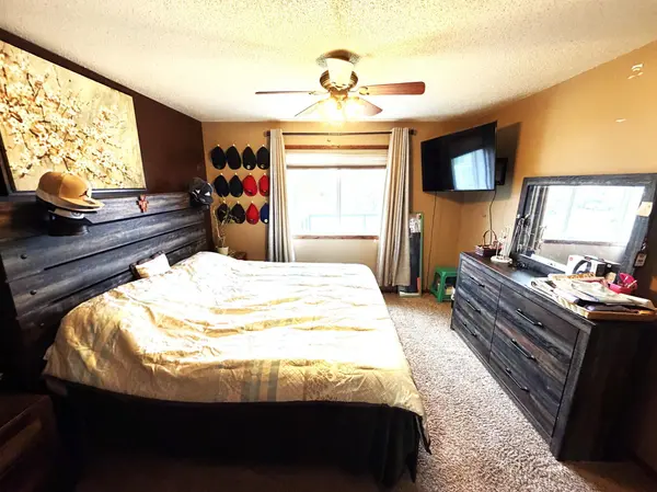 4294 Auburn AVE S, Fargo, ND 58104