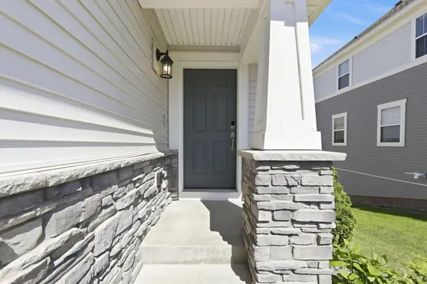 7238 Alvarado LN N, Maple Grove, MN 55311
