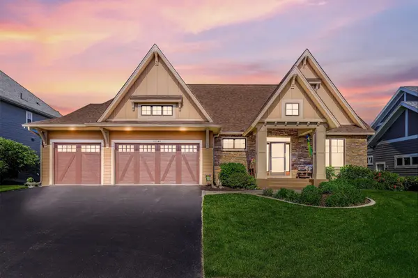 11344 Blazingstar LN, Lake Elmo, MN 55042