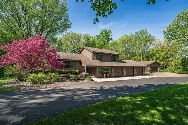 10665 Akron AVE, Inver Grove Heights, MN 55077