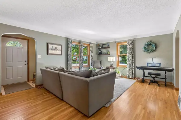 1866 Edgewater AVE, Arden Hills, MN 55112