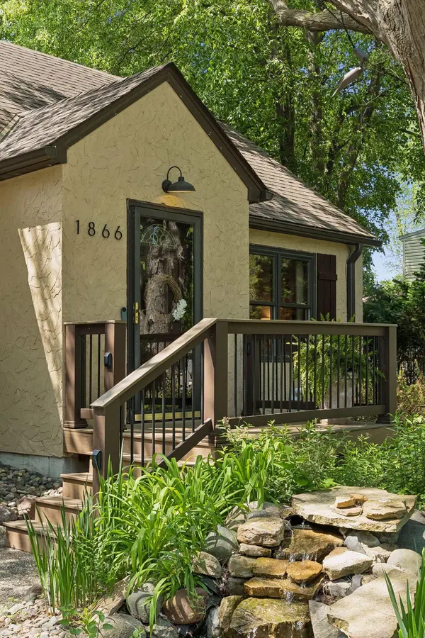 1866 Edgewater AVE, Arden Hills, MN 55112