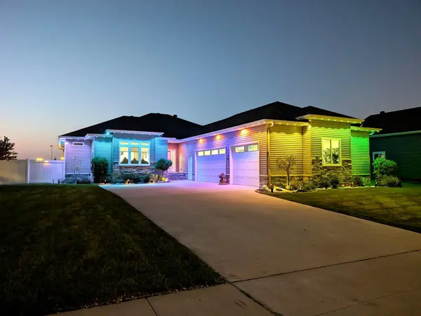 410 FREEDOM TER E, West Fargo, ND 58078