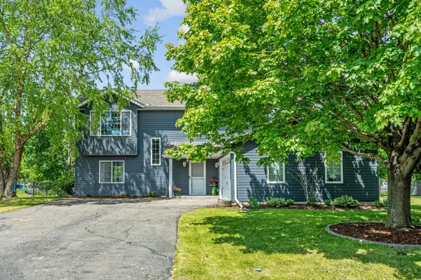 928 E Orchard ST, Belle Plaine, MN 56011