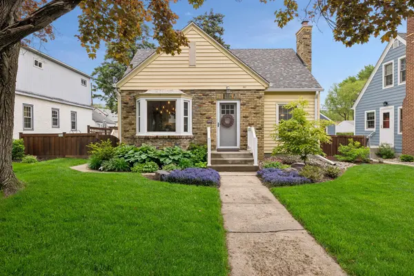 957 Hoyt AVE W, Saint Paul, MN 55117