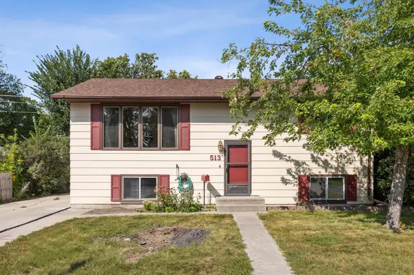 513 N 19 Ave N, Fargo, ND 58102