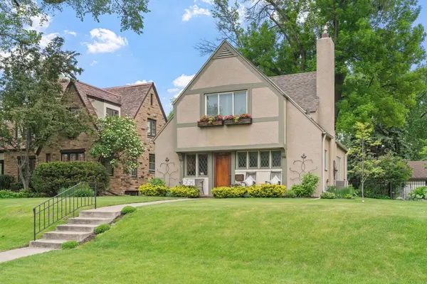 2214 Saint Anthony Pkwy, Minneapolis, MN 55418