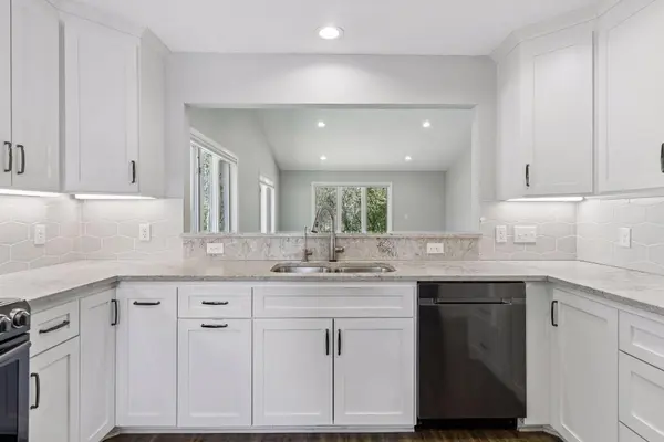 1691 Brueberry LN, Arden Hills, MN 55112