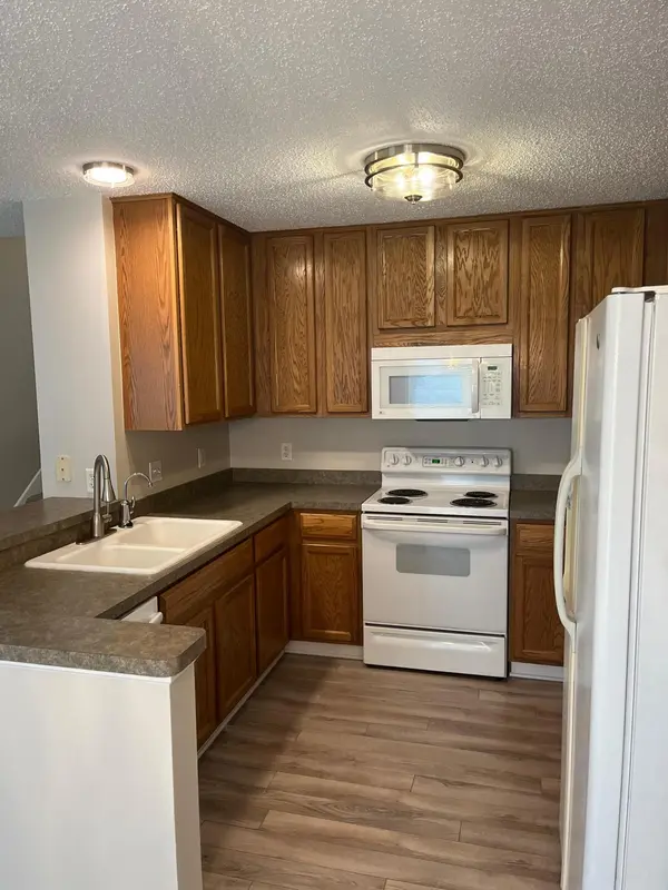 343 Wagon Wheel LN, Chaska, MN 55318