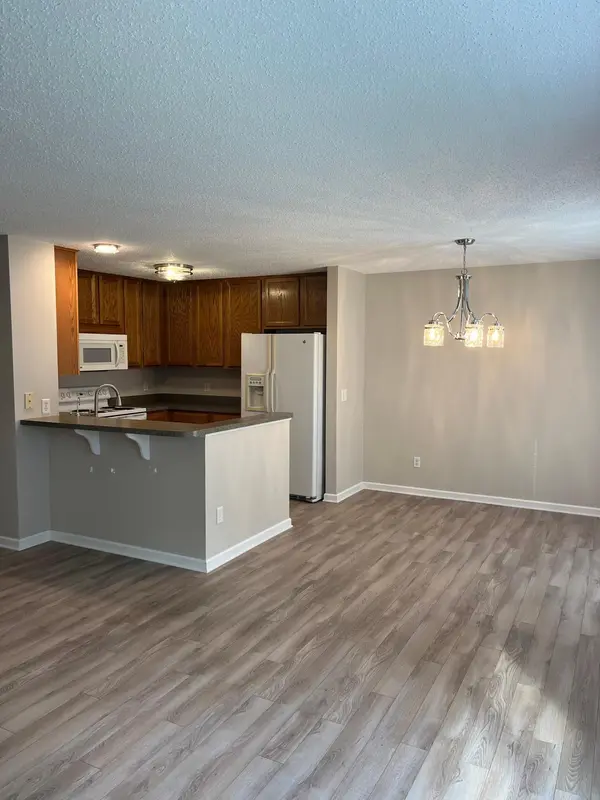 343 Wagon Wheel LN, Chaska, MN 55318