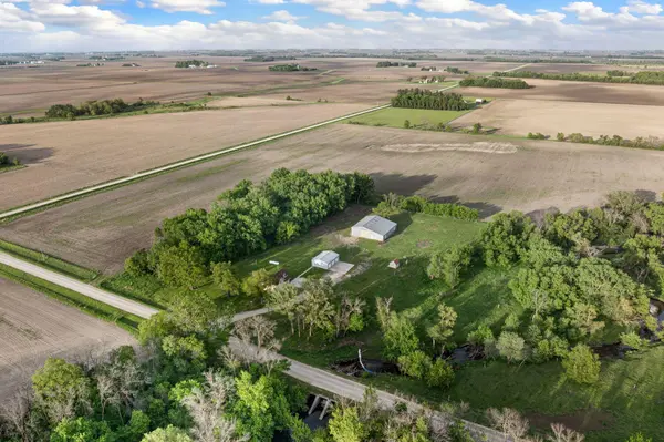27884 560th AVE, Austin, MN 55912