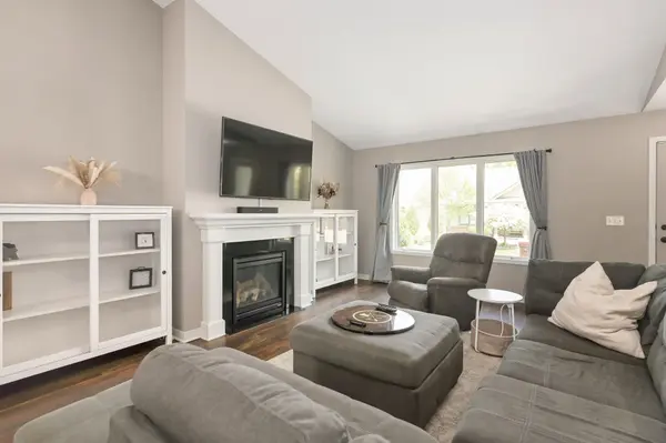 1003 Farrell ST S, Maplewood, MN 55119