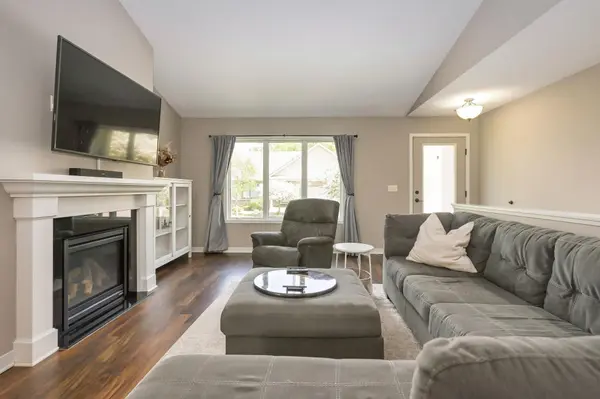 1003 Farrell ST S, Maplewood, MN 55119