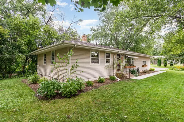 9900 Cedar Lake RD, Minnetonka, MN 55305