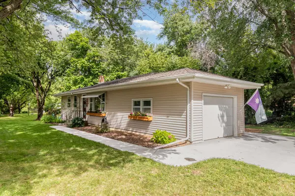 9900 Cedar Lake RD, Minnetonka, MN 55305
