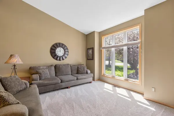 10106 Fernwood LN N, Champlin, MN 55316