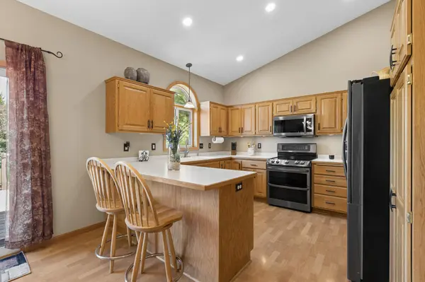 10106 Fernwood LN N, Champlin, MN 55316