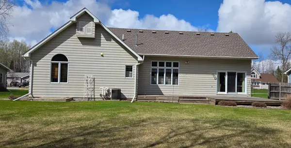 2205 Crabtree BLVD, International Falls, MN 56649