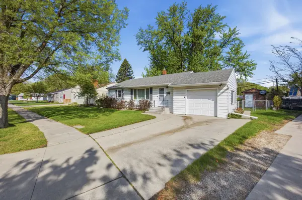 105 16th AVE N, Fargo, ND 58102