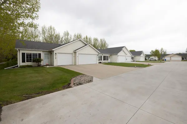4780 10th AVE S, Fargo, ND 58103