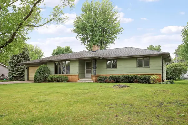 1044 Scott ST S, Shakopee, MN 55379