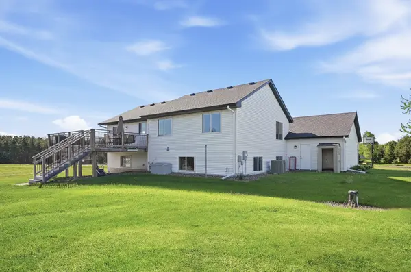 672 Laurie LN, Hudson, WI 54016