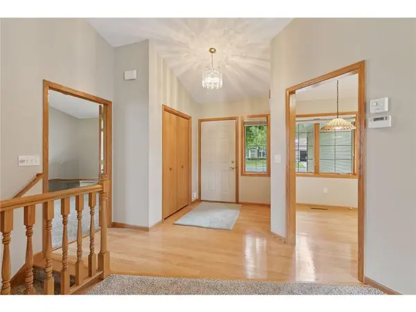 10025 Northwood LN N, Brooklyn Park, MN 55443