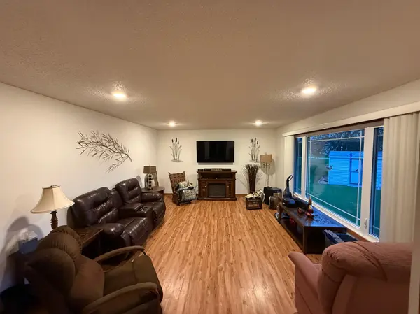 1228 Edgewood DR, Thief River Falls, MN 56701