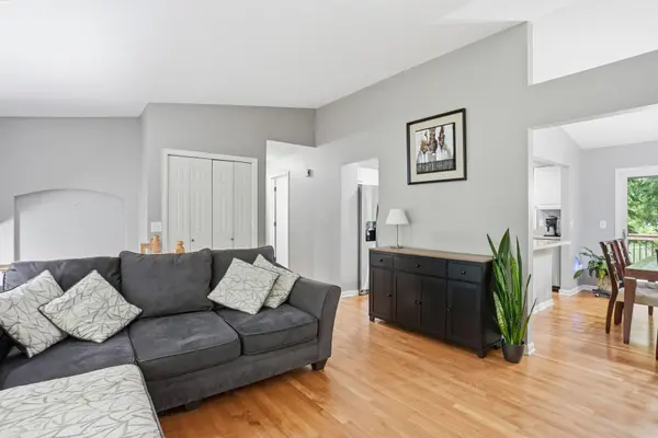 15074 Woodhill TRL, Eden Prairie, MN 55346