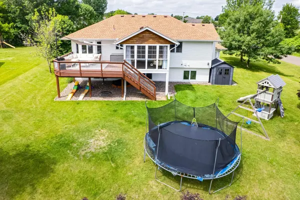 29084 Machmeier CT, Lindstrom, MN 55045