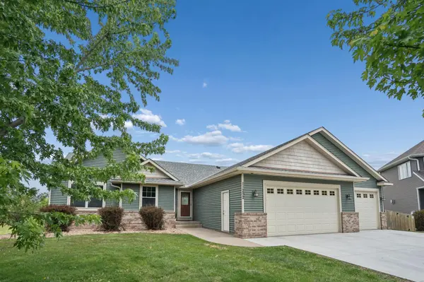 11292 Lambert CT, Hanover, MN 55341