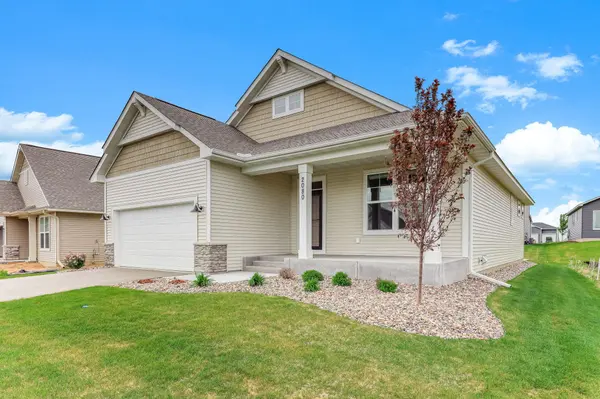 2080 Ridge Pointe DR, Hastings, MN 55033