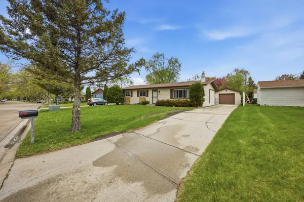 434 Dale AVE, Moorhead, MN 56560