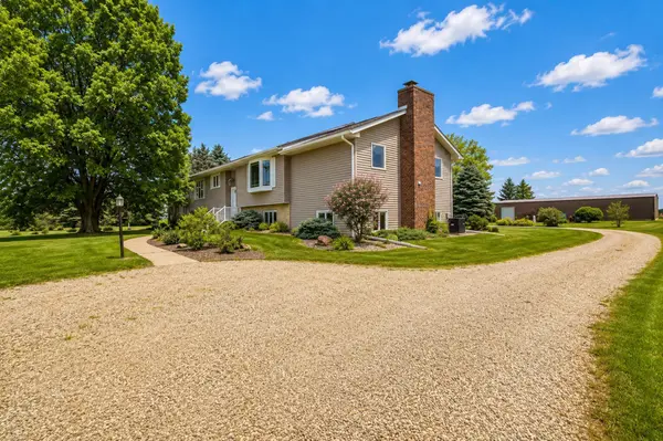 17168 560th AVE, Austin, MN 55912