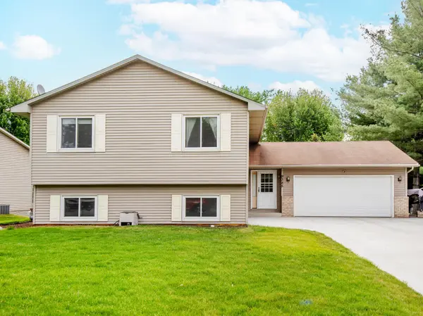 9385 Jasmine AVE S, Cottage Grove, MN 55016