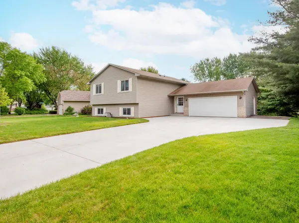 9385 Jasmine AVE S, Cottage Grove, MN 55016