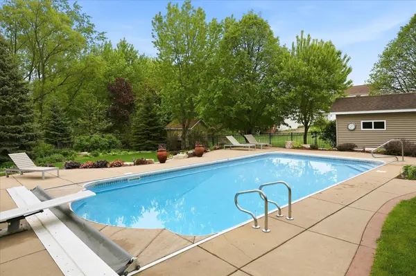13040 Emmer PL, Apple Valley, MN 55124
