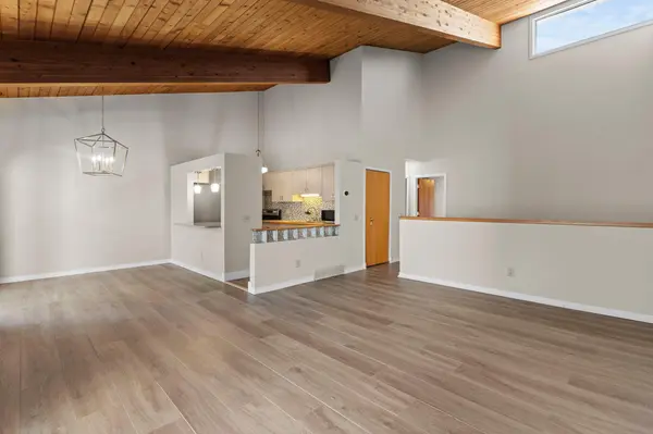8405 137th CT, Apple Valley, MN 55124