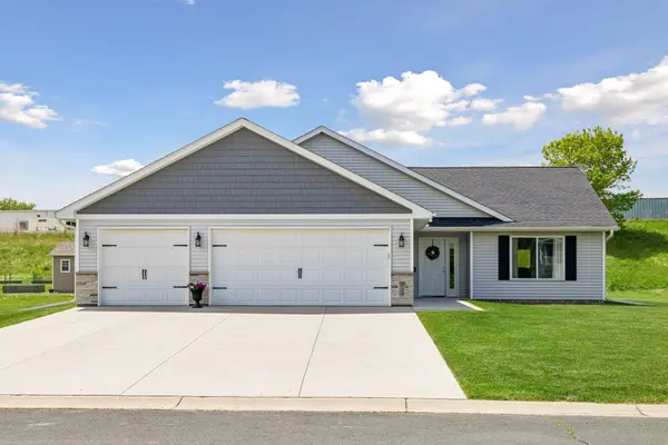 720 Deer TRL, Montgomery, MN 56069