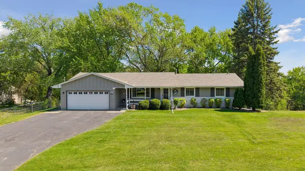 10643 Vessey RD, Bloomington, MN 55437