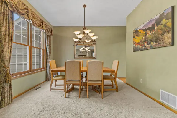 16943 Candlewood Pkwy, Eden Prairie, MN 55347