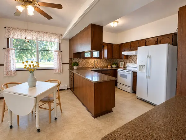 718 Willow ST, Faribault, MN 55021