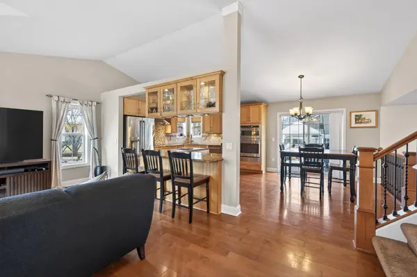 392 Pendryn Hill Curve, Woodbury, MN 55125