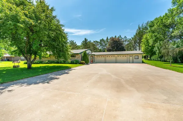 1043 Woodland LOOP, Fergus Falls, MN 56537