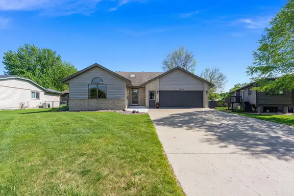 1955 Dorathea BLVD, Worthington, MN 56187
