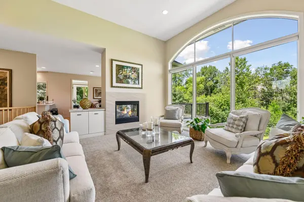 2640 Snowmass CIR, Minnetonka, MN 55305